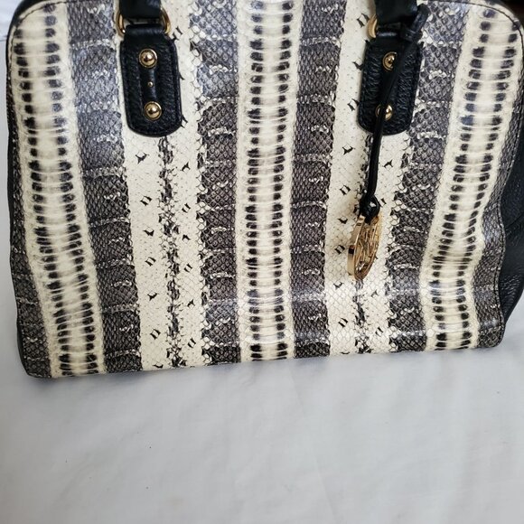 Michael Michael Kors SELMA Black/White Snake Print Leather Tote Bucket Handbag - Picture 13 of 15